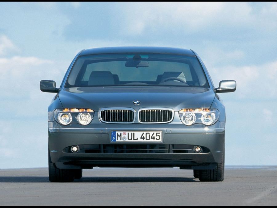  BMW 760iL 2003 года  (фото 5 из 16)